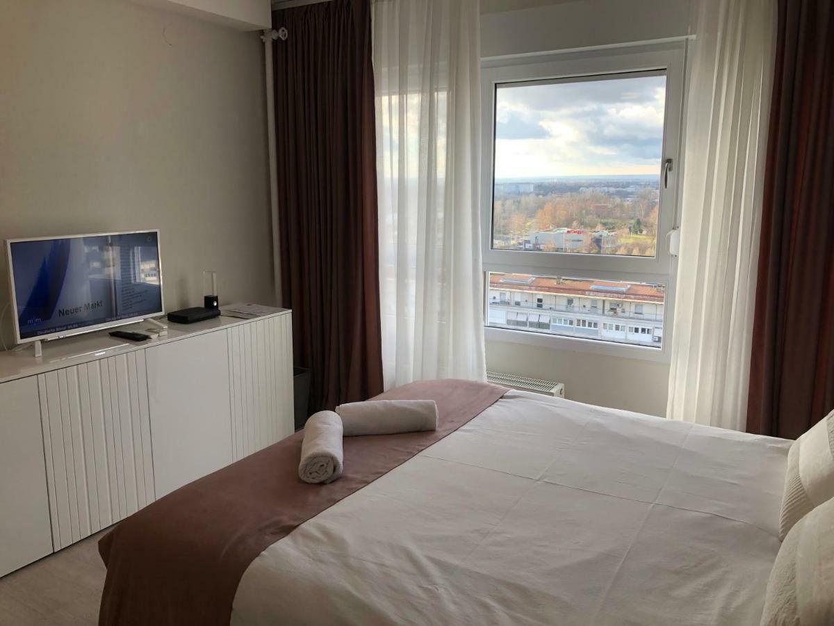 Penthouse “Sky 16” Studio Apartment Zagreb Bagian luar foto