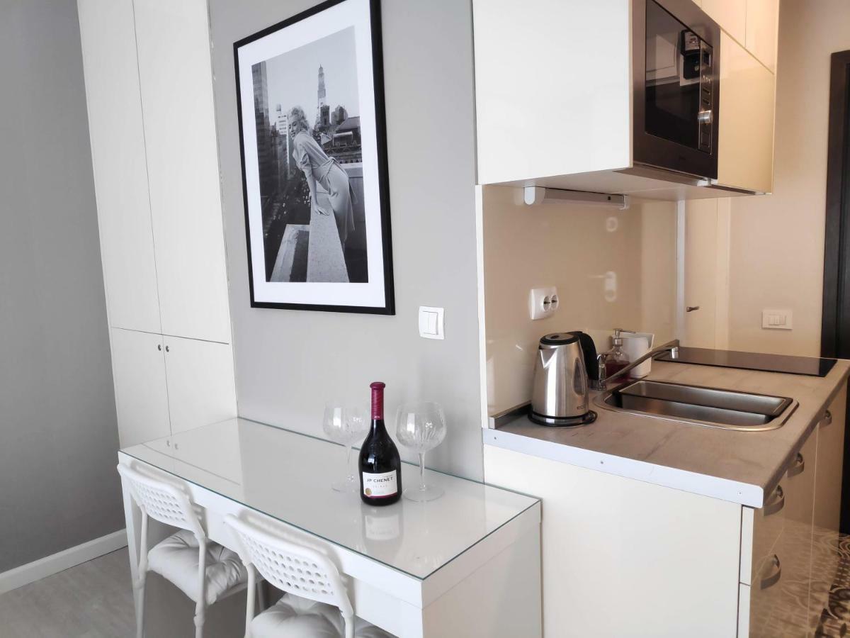 Penthouse “Sky 16” Studio Apartment Zagreb Bagian luar foto