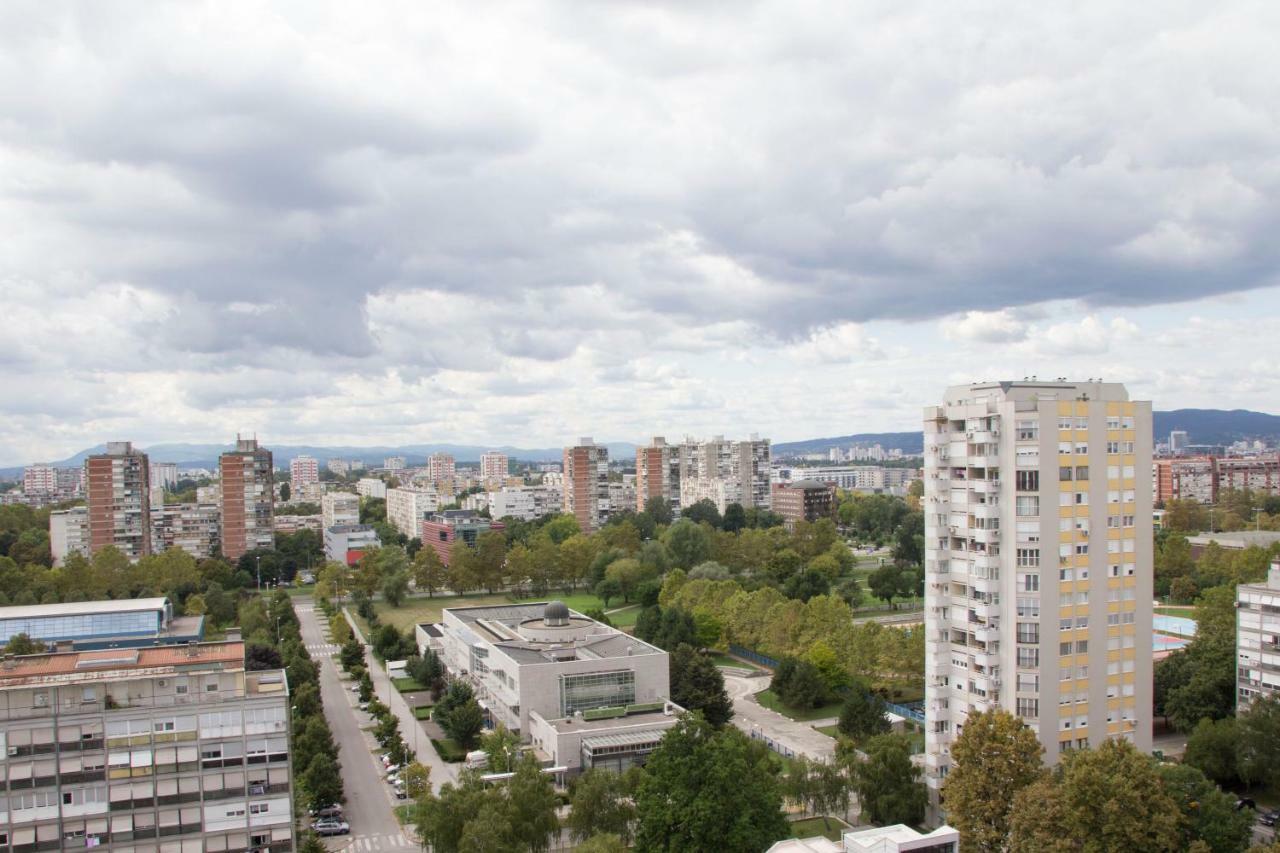 Penthouse “Sky 16” Studio Apartment Zagreb Bagian luar foto